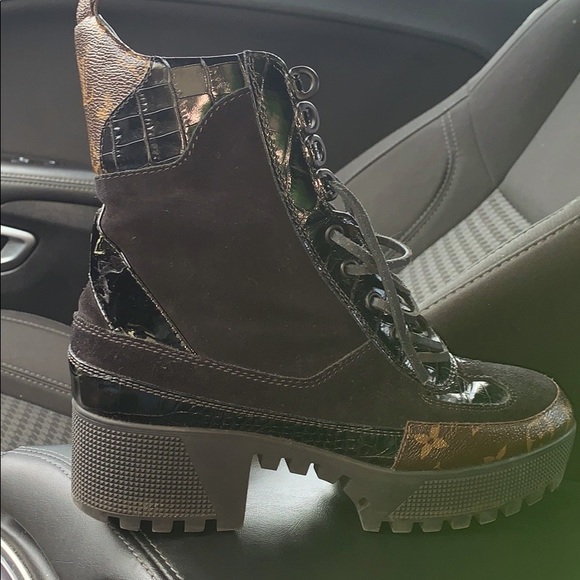 Louis Vuitton Laureate Ankle boots